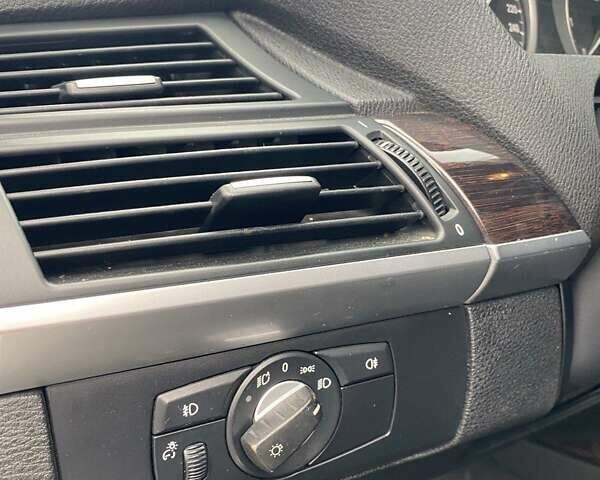 Білий БМВ Х6, об'ємом двигуна 4.39 л та пробігом 187 тис. км за 11600 $, фото 34 на Automoto.ua