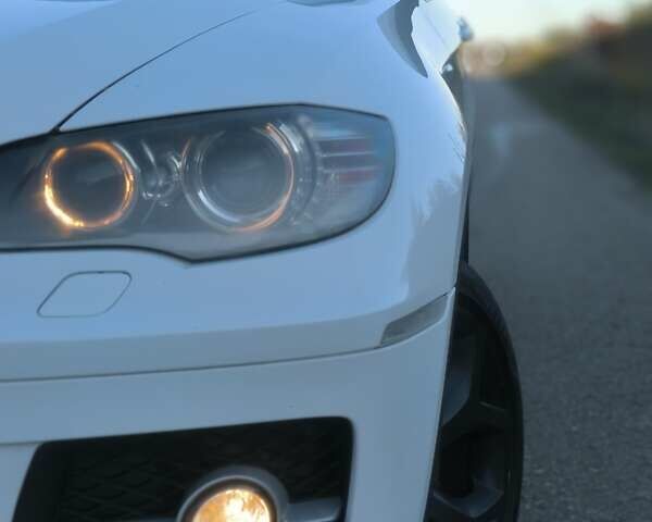 Білий БМВ Х6, об'ємом двигуна 4.4 л та пробігом 165 тис. км за 10900 $, фото 1 на Automoto.ua