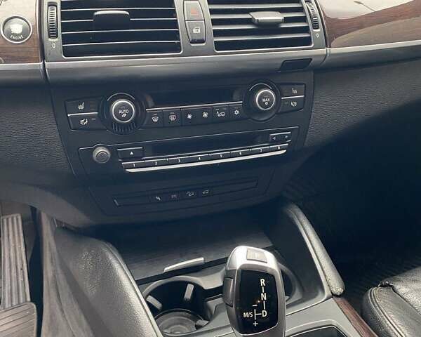 Білий БМВ Х6, об'ємом двигуна 4.39 л та пробігом 187 тис. км за 11900 $, фото 24 на Automoto.ua