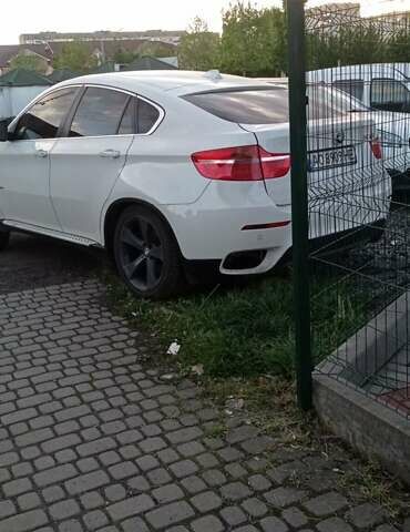 Белый БМВ Х6, объемом двигателя 4.39 л и пробегом 180 тыс. км за 8500 $, фото 12 на Automoto.ua