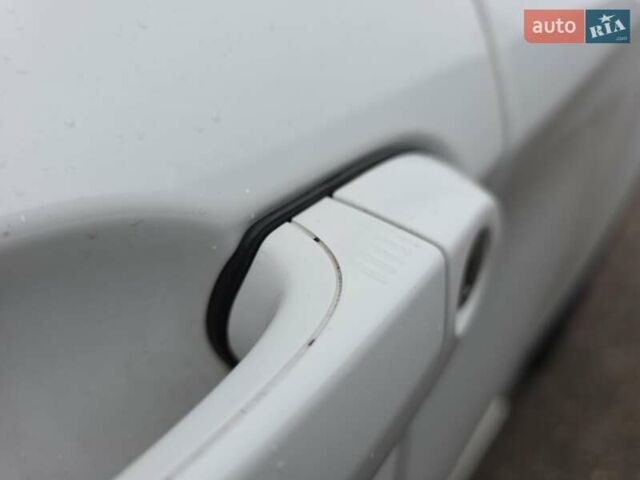 Білий БМВ Х6, об'ємом двигуна 4.4 л та пробігом 100 тис. км за 16500 $, фото 1 на Automoto.ua