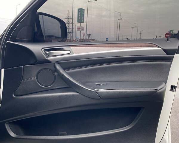 Білий БМВ Х6, об'ємом двигуна 4.39 л та пробігом 187 тис. км за 11900 $, фото 26 на Automoto.ua