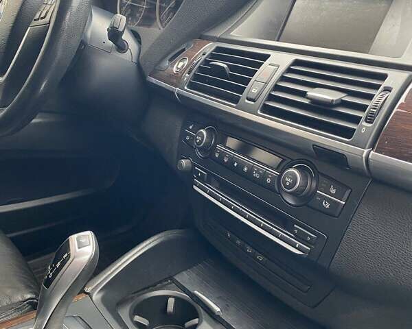 Білий БМВ Х6, об'ємом двигуна 4.39 л та пробігом 187 тис. км за 11600 $, фото 24 на Automoto.ua