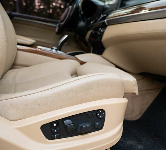 Білий БМВ Х6, об'ємом двигуна 4.4 л та пробігом 170 тис. км за 10999 $, фото 23 на Automoto.ua