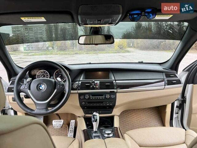 Белый БМВ Х6, объемом двигателя 4.4 л и пробегом 170 тыс. км за 16500 $, фото 18 на Automoto.ua