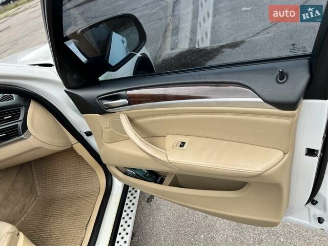 Белый БМВ Х6, объемом двигателя 4.4 л и пробегом 170 тыс. км за 16500 $, фото 10 на Automoto.ua
