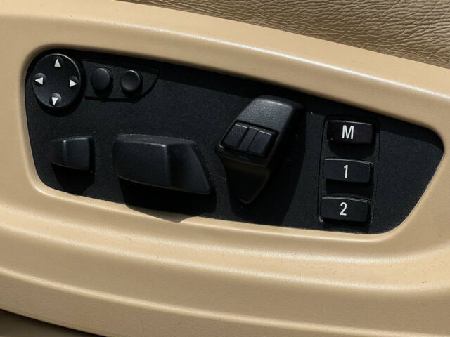 Белый БМВ Х6, объемом двигателя 4.4 л и пробегом 90 тыс. км за 16500 $, фото 12 на Automoto.ua