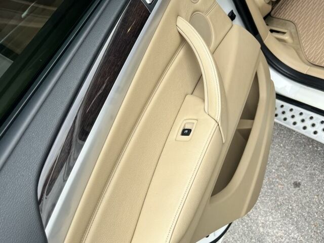 Белый БМВ Х6, объемом двигателя 4.4 л и пробегом 170 тыс. км за 16500 $, фото 15 на Automoto.ua