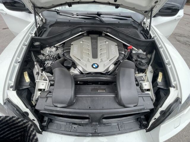 Белый БМВ Х6, объемом двигателя 4.4 л и пробегом 170 тыс. км за 16500 $, фото 6 на Automoto.ua