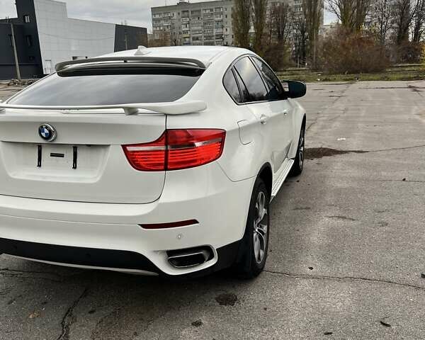 Белый БМВ Х6, объемом двигателя 4.4 л и пробегом 170 тыс. км за 16500 $, фото 9 на Automoto.ua