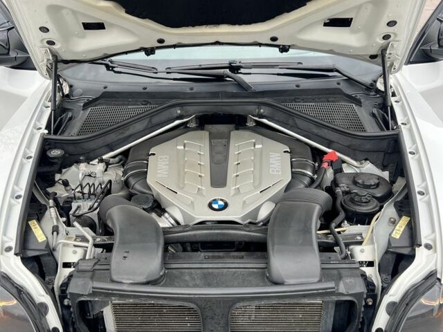 Белый БМВ Х6, объемом двигателя 4.4 л и пробегом 170 тыс. км за 16500 $, фото 21 на Automoto.ua