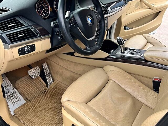 Белый БМВ Х6, объемом двигателя 4.4 л и пробегом 170 тыс. км за 16500 $, фото 9 на Automoto.ua