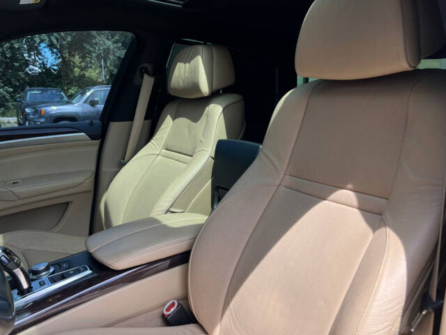 Белый БМВ Х6, объемом двигателя 4.4 л и пробегом 90 тыс. км за 16500 $, фото 8 на Automoto.ua