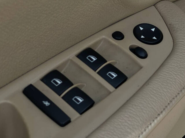 Белый БМВ Х6, объемом двигателя 4.4 л и пробегом 90 тыс. км за 16500 $, фото 10 на Automoto.ua