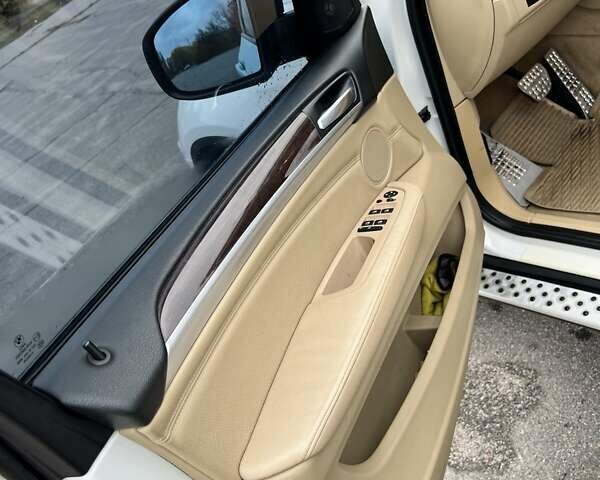 Белый БМВ Х6, объемом двигателя 4.4 л и пробегом 170 тыс. км за 16500 $, фото 5 на Automoto.ua