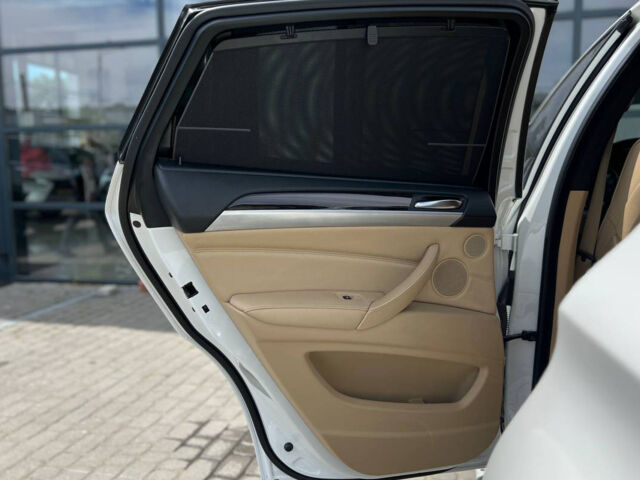 Белый БМВ Х6, объемом двигателя 4.4 л и пробегом 90 тыс. км за 16500 $, фото 19 на Automoto.ua