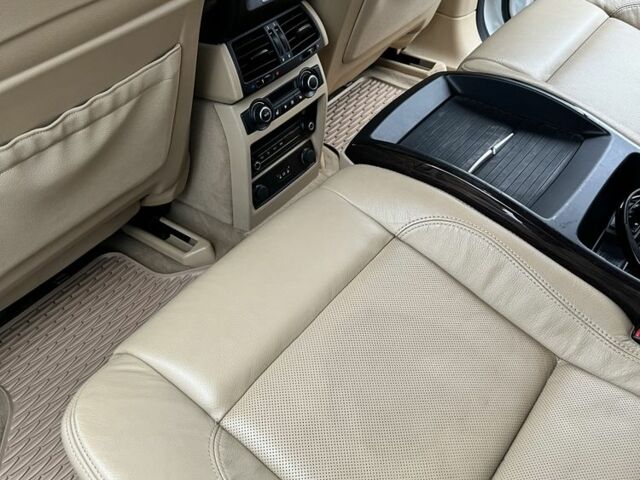 Белый БМВ Х6, объемом двигателя 4.4 л и пробегом 170 тыс. км за 16500 $, фото 16 на Automoto.ua