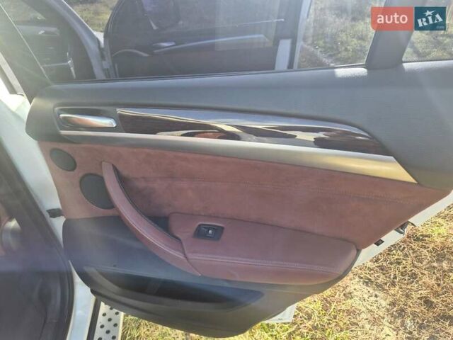 Белый БМВ Х6, объемом двигателя 2.99 л и пробегом 165 тыс. км за 20000 $, фото 15 на Automoto.ua