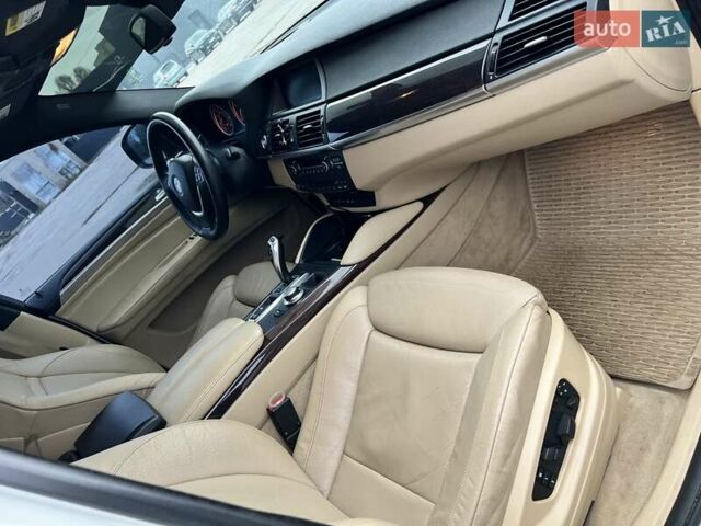 Белый БМВ Х6, объемом двигателя 4.4 л и пробегом 170 тыс. км за 16500 $, фото 11 на Automoto.ua