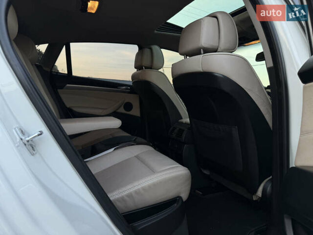 Белый БМВ Х6, объемом двигателя 3 л и пробегом 333 тыс. км за 16950 $, фото 37 на Automoto.ua
