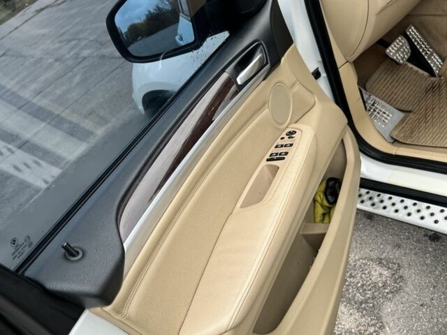 Белый БМВ Х6, объемом двигателя 4.4 л и пробегом 170 тыс. км за 16500 $, фото 10 на Automoto.ua