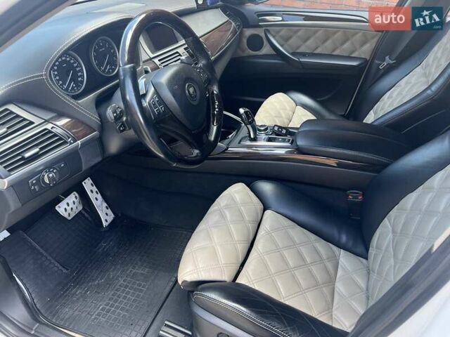 Белый БМВ Х6, объемом двигателя 2.98 л и пробегом 180 тыс. км за 16000 $, фото 6 на Automoto.ua