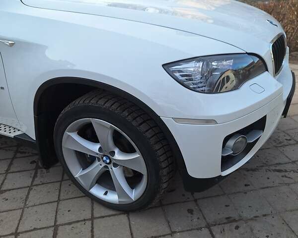 Білий БМВ Х6, об'ємом двигуна 4.39 л та пробігом 126 тис. км за 17000 $, фото 14 на Automoto.ua