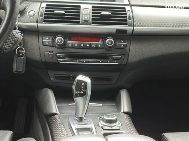 Белый БМВ Х6, объемом двигателя 3 л и пробегом 152 тыс. км за 16000 $, фото 18 на Automoto.ua