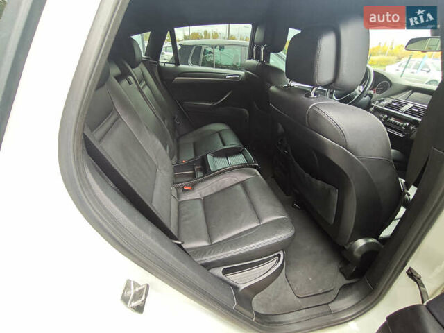 Белый БМВ Х6, объемом двигателя 3 л и пробегом 152 тыс. км за 16000 $, фото 17 на Automoto.ua