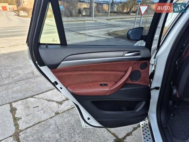 Білий БМВ Х6, об'ємом двигуна 3 л та пробігом 176 тис. км за 15799 $, фото 27 на Automoto.ua