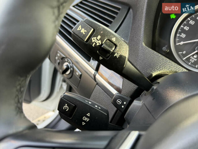 Білий БМВ Х6, об'ємом двигуна 3 л та пробігом 303 тис. км за 17850 $, фото 67 на Automoto.ua
