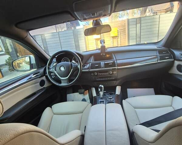 Белый БМВ Х6, объемом двигателя 3 л и пробегом 290 тыс. км за 18000 $, фото 71 на Automoto.ua