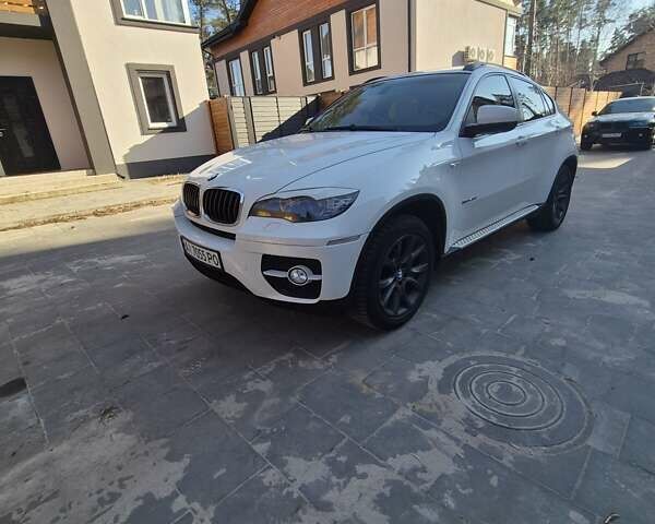 Белый БМВ Х6, объемом двигателя 3 л и пробегом 290 тыс. км за 18000 $, фото 5 на Automoto.ua
