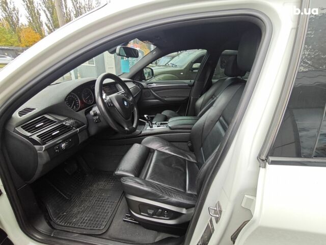 Белый БМВ Х6, объемом двигателя 3 л и пробегом 152 тыс. км за 16000 $, фото 9 на Automoto.ua