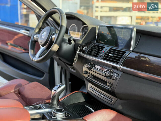 Білий БМВ Х6, об'ємом двигуна 3 л та пробігом 303 тис. км за 17850 $, фото 95 на Automoto.ua