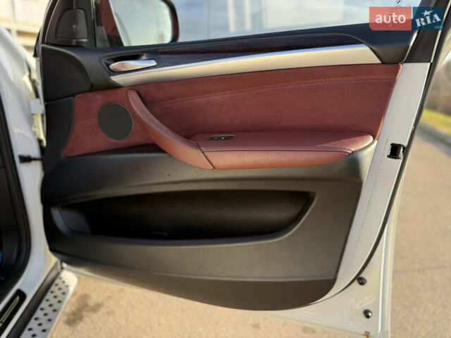 Білий БМВ Х6, об'ємом двигуна 3 л та пробігом 303 тис. км за 17850 $, фото 91 на Automoto.ua