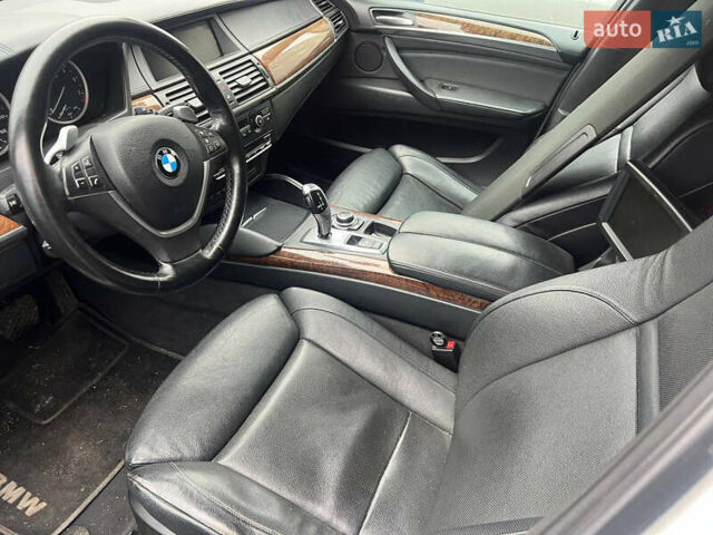 Белый БМВ Х6, объемом двигателя 3 л и пробегом 150 тыс. км за 10000 $, фото 15 на Automoto.ua