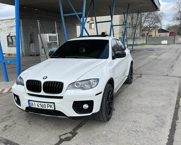 Білий БМВ Х6, об'ємом двигуна 2.98 л та пробігом 200 тис. км за 15000 $, фото 1 на Automoto.ua
