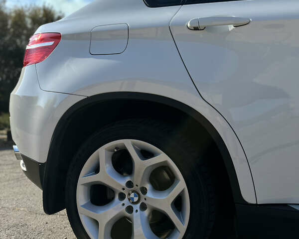 БМВ Х6 2010 в Запорожье на Automoto.ua Белый БМВ Х6, объемом двигателя 3 л и пробегом 138 тыс. км за 16900 $, фото 9 на Automoto.ua