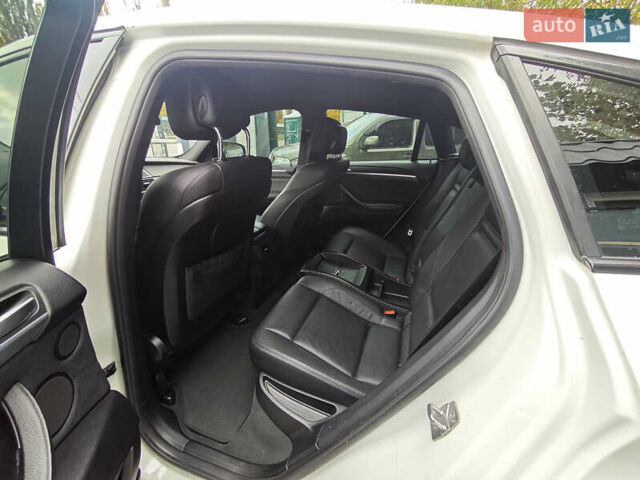 Белый БМВ Х6, объемом двигателя 3 л и пробегом 152 тыс. км за 16000 $, фото 13 на Automoto.ua