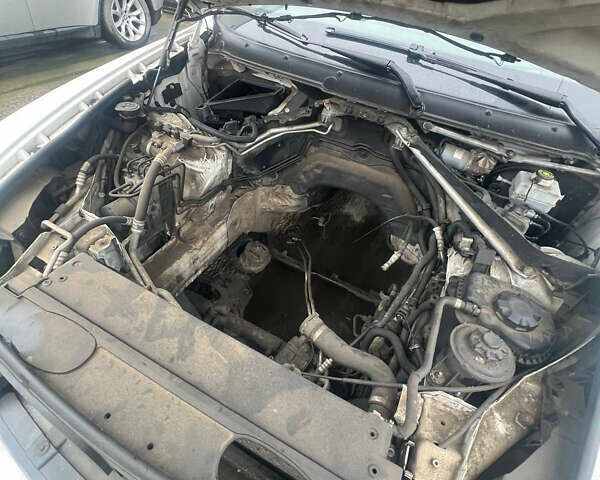 Белый БМВ Х6, объемом двигателя 3 л и пробегом 150 тыс. км за 10000 $, фото 2 на Automoto.ua