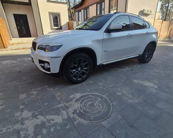 Белый БМВ Х6, объемом двигателя 3 л и пробегом 290 тыс. км за 18000 $, фото 3 на Automoto.ua