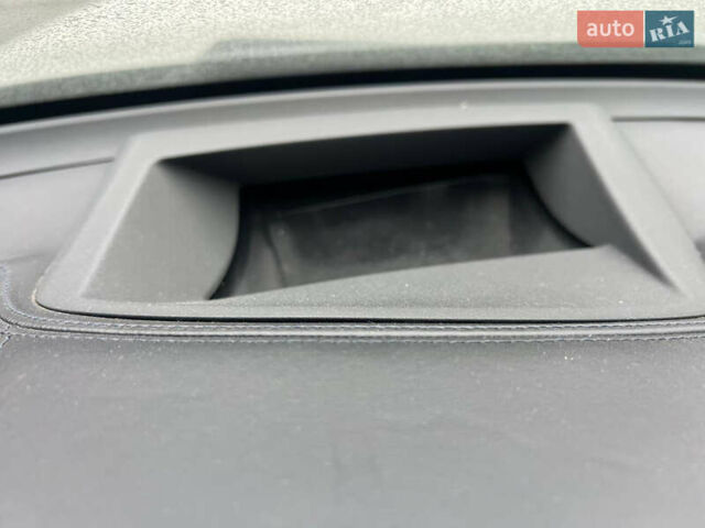 Белый БМВ Х6, объемом двигателя 3 л и пробегом 150 тыс. км за 10000 $, фото 18 на Automoto.ua