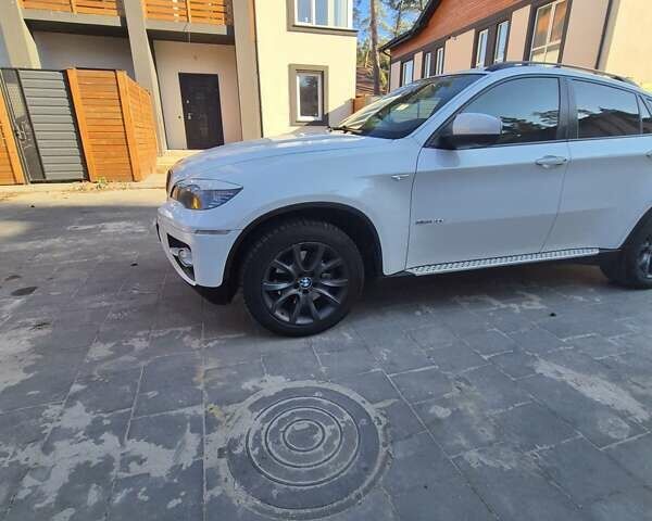 Белый БМВ Х6, объемом двигателя 3 л и пробегом 290 тыс. км за 18000 $, фото 6 на Automoto.ua
