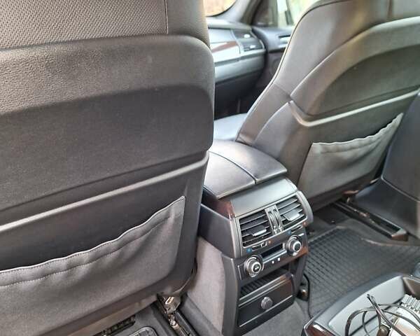 Білий БМВ Х6, об'ємом двигуна 4.39 л та пробігом 126 тис. км за 17000 $, фото 6 на Automoto.ua