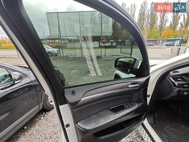 Белый БМВ Х6, объемом двигателя 3 л и пробегом 152 тыс. км за 16000 $, фото 12 на Automoto.ua