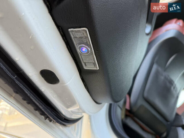 Білий БМВ Х6, об'ємом двигуна 3 л та пробігом 303 тис. км за 17850 $, фото 117 на Automoto.ua