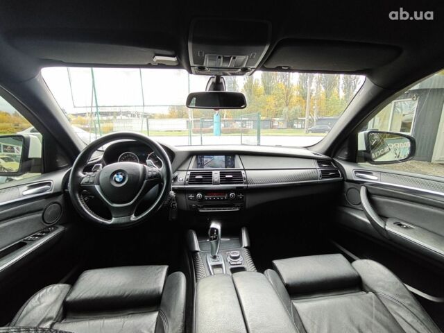 Белый БМВ Х6, объемом двигателя 3 л и пробегом 152 тыс. км за 16000 $, фото 13 на Automoto.ua