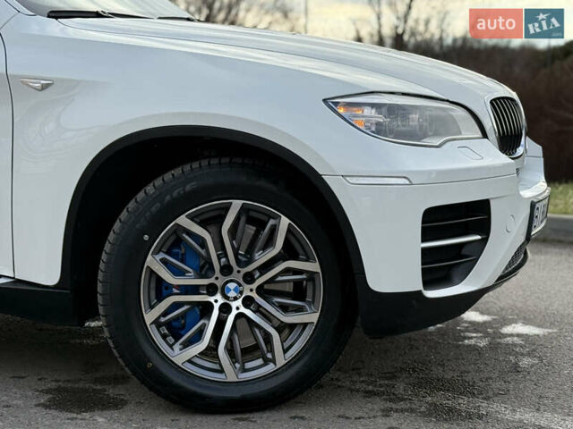 Білий БМВ Х6, об'ємом двигуна 3 л та пробігом 303 тис. км за 17850 $, фото 20 на Automoto.ua