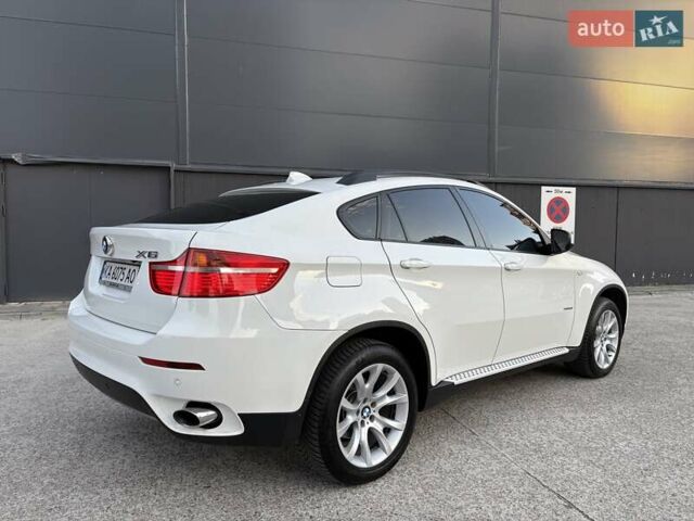 Белый БМВ Х6, объемом двигателя 3 л и пробегом 245 тыс. км за 15650 $, фото 60 на Automoto.ua
